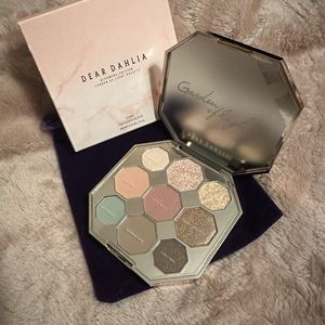 Dear Dahlia Eyeshadow Palette Blooming Edition